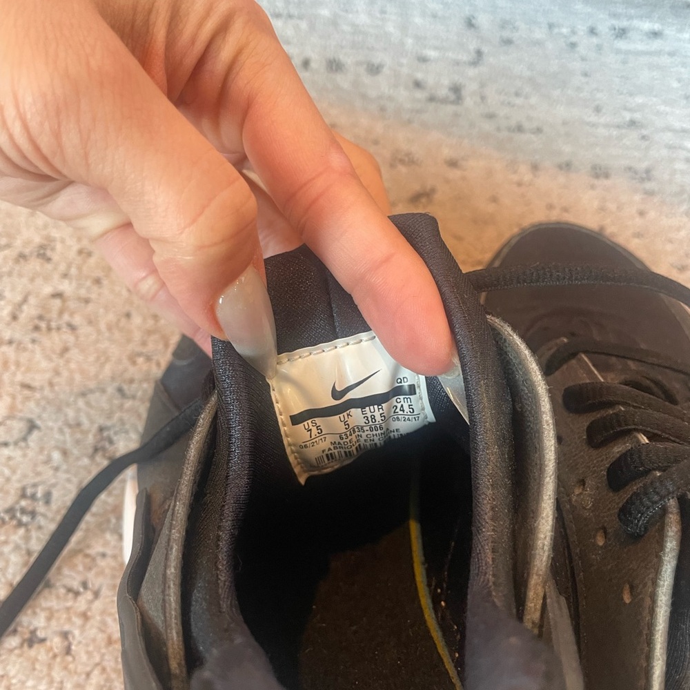 Nike Air Huarache Run sneaker in an all-black colorway Black and White Sneakers - Picture 4 of 5